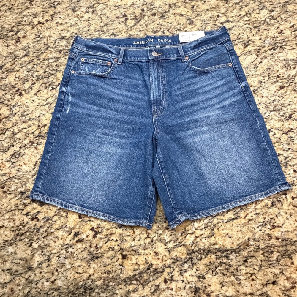 American Eagle Strigid Perfect Bermuda Shorts High Rise Medium Wash Denim 14 ws